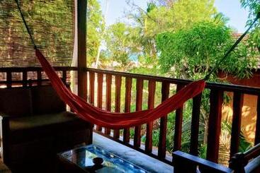 هتل Ganesh Garden Beach Cabanas