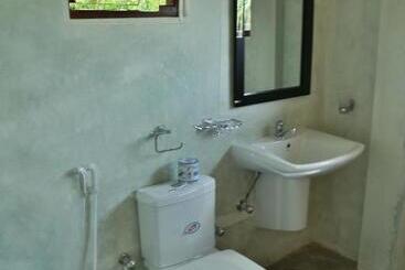 هتل Ganesh Garden Beach Cabanas
