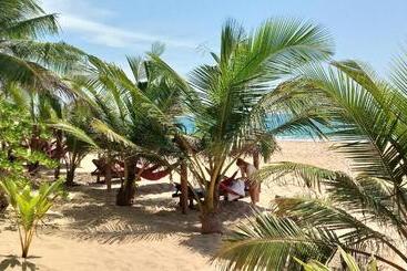 هتل Ganesh Garden Beach Cabanas