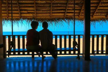 هتل Ganesh Garden Beach Cabanas
