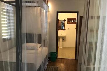 هتل Ganesh Garden Beach Cabanas