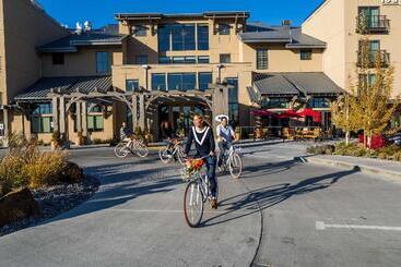 هتل The Lodge At Columbia Point