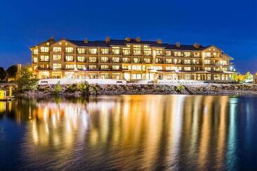 هتل The Lodge At Columbia Point