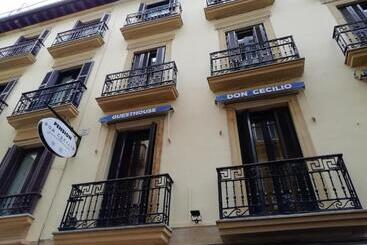 پانسیون Don Cecilio Guesthouse