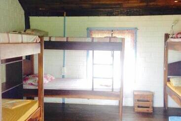 Praia Do Rosa Hostel