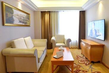 Vienna Hotel Shantou Chaoyang Mianxi Road