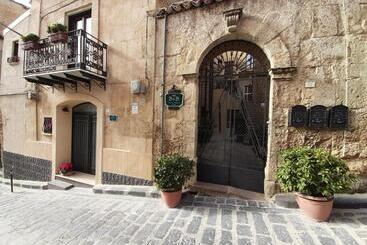 تختخواب و صبحانه Antica Dimora Historic Building