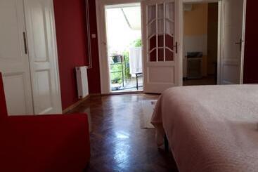 Bed And Breakfast Caffe Caffe