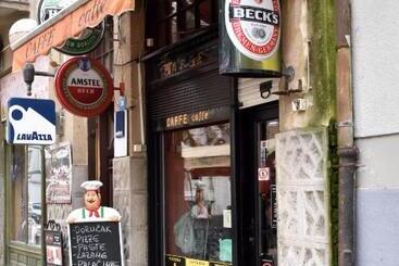 Bed And Breakfast Caffe Caffe
