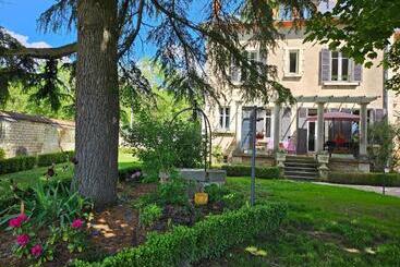 تختخواب و صبحانه Chambres D Hôtes Côté Parc Côté Jardin Avec Parking Privé Gratuit