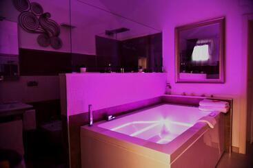 تختخواب و صبحانه Conte Max Rooms