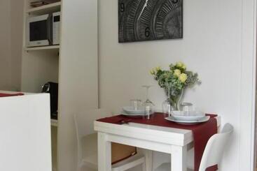تختخواب و صبحانه Conte Max Rooms