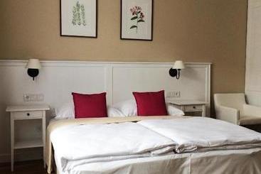 تختخواب و صبحانه Erhardt Superior Rooms