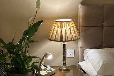 تختخواب و صبحانه 1869 Room Only Boutique Townhouse