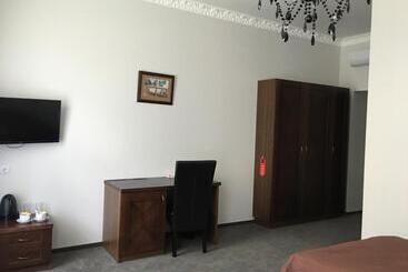 هتل Biplan City