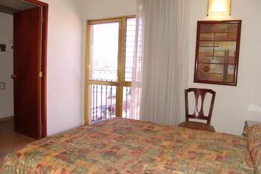 هتل Posada Arcos