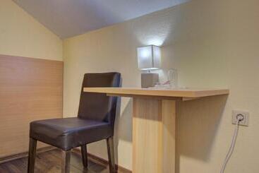 Tihe Noci Motel