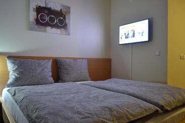 Tihe Noci Motel