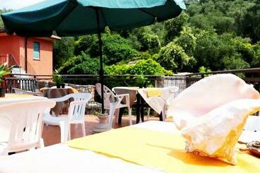 Ospitalia Del Mare Hostel