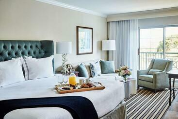 Wild Dunes Resort Sweetgrass Inn And Boardwalk Inn