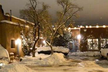تختخواب و صبحانه Pueblo Bonito Santa Fe