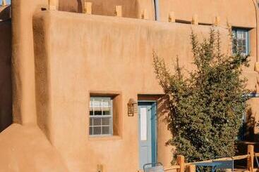 تختخواب و صبحانه Pueblo Bonito Santa Fe