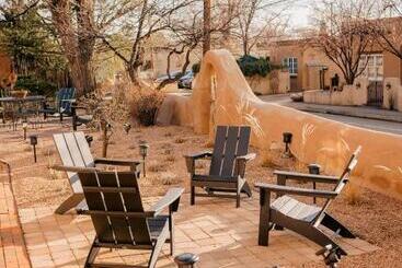 تختخواب و صبحانه Pueblo Bonito Santa Fe