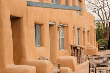 تختخواب و صبحانه Pueblo Bonito Santa Fe