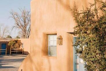 تختخواب و صبحانه Pueblo Bonito Santa Fe