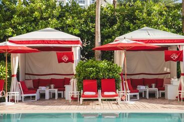 هتل Acqualina Resort And Residences