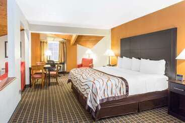 هتل Baymont By Wyndham Muskegon