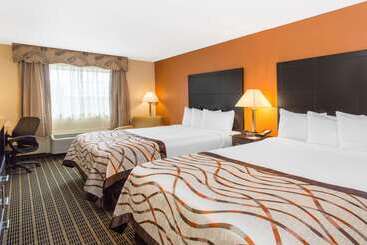 هتل Baymont By Wyndham Muskegon