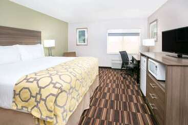 هتل Baymont By Wyndham Plano