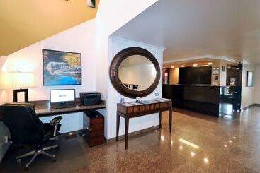 هتل Best Western Chieftain Inn