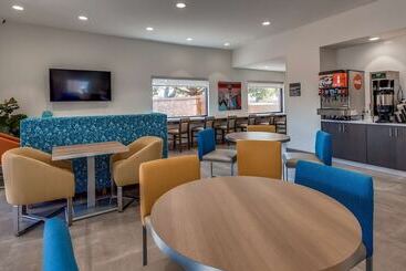 هتل Best Western El Paso Airport Entrada