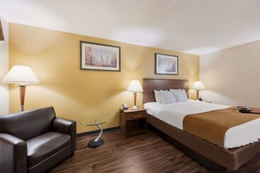 هتل Best Western Lakewood Inn