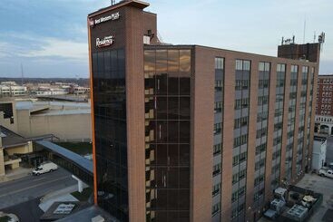 هتل Best Western Plus Executive Residency Waterloo & Cedar Falls