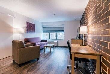 هتل Best Western Plus Executive Residency Waterloo & Cedar Falls