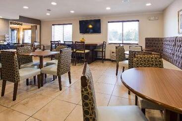 هتل Best Western Toledo South Maumee