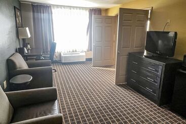 Clarion Hotel & Suites