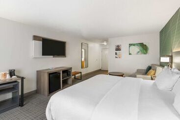 هتل Comfort Inn & Suites Louisville Airport Fair & Expo