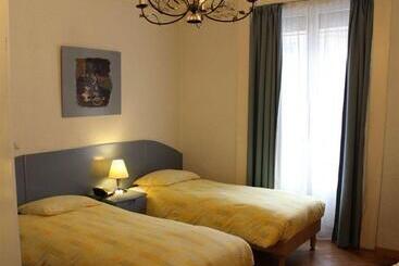 هتل De Geneve