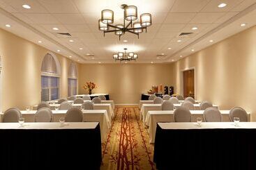 Hotell Doubletree By Hilton Cape Cod Hyannis