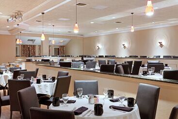 Hotell Doubletree By Hilton Cape Cod Hyannis