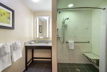 Hotell Doubletree By Hilton Cape Cod Hyannis