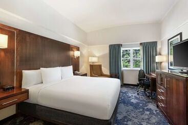 Hotell Doubletree By Hilton Cape Cod Hyannis