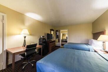 هتل Econo Lodge Kingsville