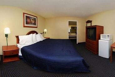 هتل Econo Lodge Kingsville