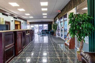 هتل Econo Lodge Kingsville