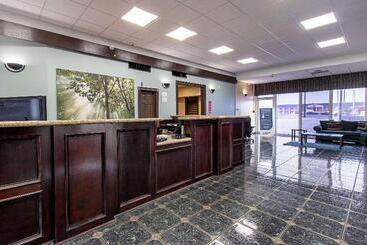 هتل Econo Lodge Kingsville
